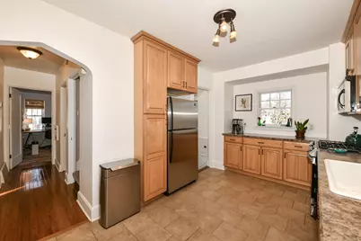 424 W Luebbe Ln, Glendale, WI 53217 - Photo 16