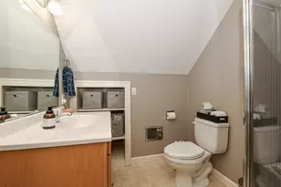 424 W Luebbe Ln, Glendale, WI 53217 - Photo 26