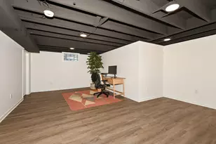 424 W Luebbe Ln, Glendale, WI 53217 - Photo 32