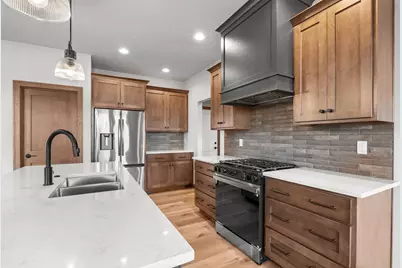 338  Rawley Ct, Two Rivers, WI 54241 - Photo 8