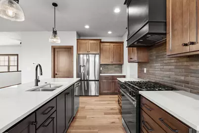 338  Rawley Ct, Two Rivers, WI 54241 - Photo 8