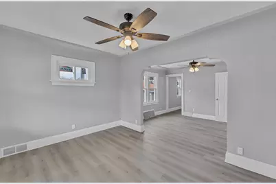 6824 W Hayes Ave, West Allis, WI 53219 - Photo 4