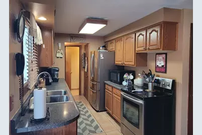 409  Van Buren Rd, Howards Grove, WI 53083 - Photo 4