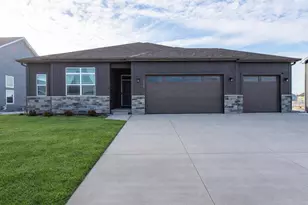 9029 Creekside Cir, Pleasant Prairie, WI 53158 - Photo 1