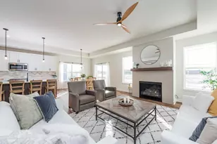 9029 Creekside Cir, Pleasant Prairie, WI 53158 - Photo 4