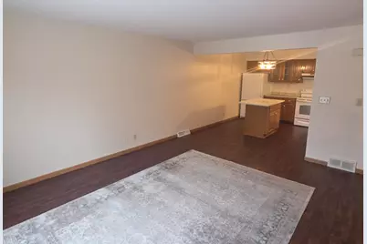 10268 W Parkedge Cir, Franklin, WI 53132 - Photo 4