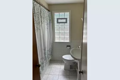 3605 W Ohio Ave, Milwaukee, WI 53215 - Photo 8