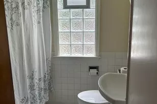 3605 W Ohio Ave, Milwaukee, WI 53215 - Photo 8