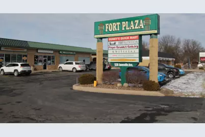 1220  Janesville Ave, Fort Atkinson, WI 53538 - Photo 2