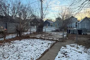 2436 N 16th St, Milwaukee, WI 53206 - Photo 16