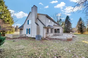 S35W27905 Pheasant Run, Waukesha, WI 53189 - Photo 8