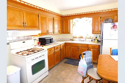 3520 N 77th St, Milwaukee, WI 53222 - Photo 6