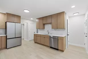 4024 S 92nd St, Greenfield, WI 53228 - Photo 12