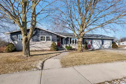 3204  Lincoln Ave, Two Rivers, WI 54241 - Photo 1