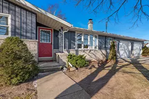 3204 Lincoln Ave, Two Rivers, WI 54241 - Photo 4