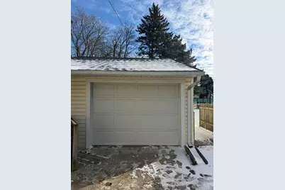 2901  Delaware Ave, Racine, WI 53403 - Photo 16