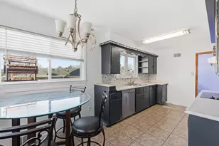 4630 W Anthony Dr, Greenfield, WI 53219 - Photo 12