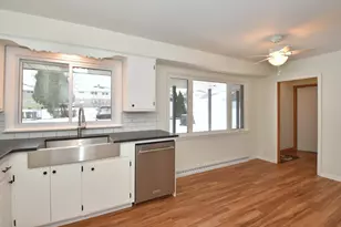 1625 W Leroy Ave, Milwaukee, WI 53221 - Photo 8