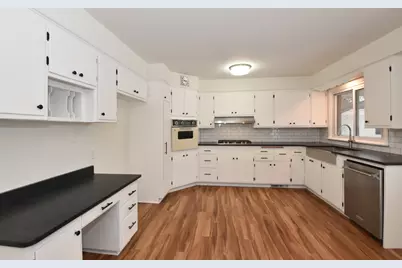 1625 W Leroy Ave, Milwaukee, WI 53221 - Photo 2