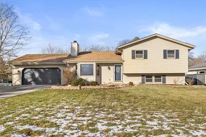 702  Fox Knoll Dr, Racine, WI 53185 - Photo 1