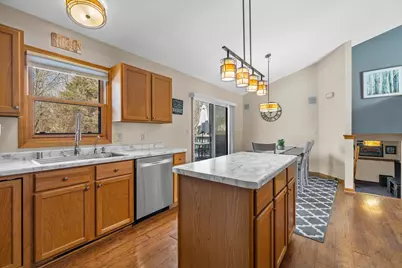 702  Fox Knoll Dr, Racine, WI 53185 - Photo 12