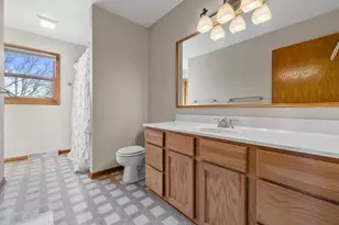 702 Fox Knoll Dr, Racine, WI 53185 - Photo 16