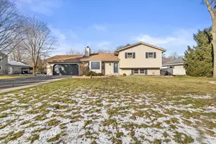 702 Fox Knoll Dr, Racine, WI 53185 - Photo 30