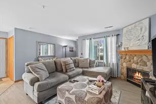 160 W Aspen Ct, Oak Creek, WI 53154 - Photo 2