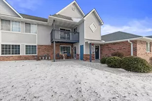 160 W Aspen Ct, Oak Creek, WI 53154 - Photo 1