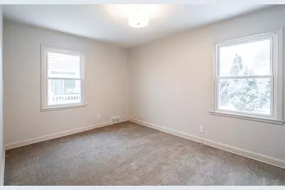 10705 W Wisconsin Ave, Wauwatosa, WI 53226 - Photo 32