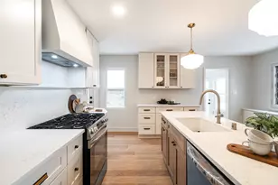 10705 W Wisconsin Ave, Wauwatosa, WI 53226 - Photo 20