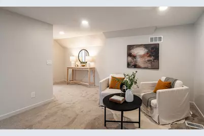 10705 W Wisconsin Ave, Wauwatosa, WI 53226 - Photo 34