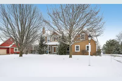 W291N4174  Prairie Wind Cir, Delafield, WI 53072 - Photo 4