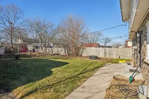 4911 N 105th St, Milwaukee, WI 53225 - Photo 18