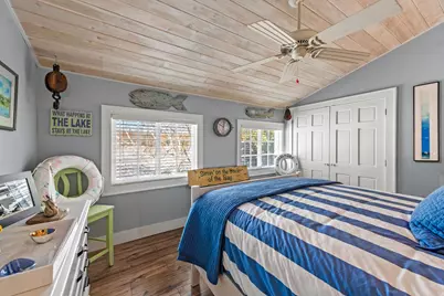 5523  Peninsula Dr, West Bend, WI 53095 - Photo 10