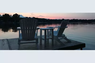 5523  Peninsula Dr, West Bend, WI 53095 - Photo 2