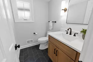 10525 N Fairway Ln, Mequon, WI 53092 - Photo 26