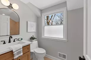 10525 N Fairway Ln, Mequon, WI 53092 - Photo 34