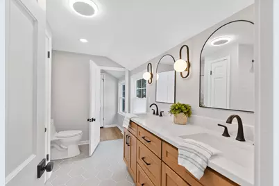 10525 N Fairway Ln, Mequon, WI 53092 - Photo 36