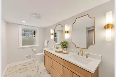 10525 N Fairway Ln, Mequon, WI 53092 - Photo 32