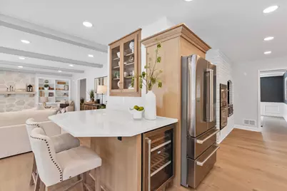 10525 N Fairway Ln, Mequon, WI 53092 - Photo 8