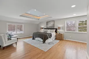 10525 N Fairway Ln, Mequon, WI 53092 - Photo 6