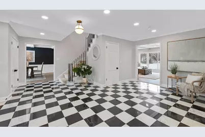 10525 N Fairway Ln, Mequon, WI 53092 - Photo 4