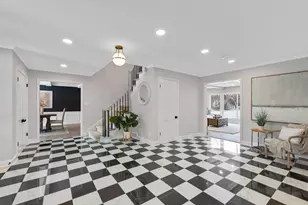 10525 N Fairway Ln, Mequon, WI 53092 - Photo 4