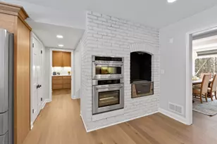 10525 N Fairway Ln, Mequon, WI 53092 - Photo 14