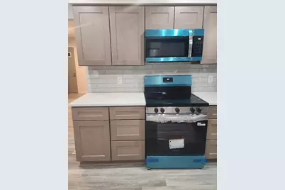 725  Sydney Dr, Racine, WI 53402 - Photo 2