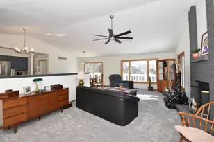 7904 S 67th St, Franklin, WI 53132 - Photo 18