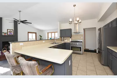 7904 S 67th St, Franklin, WI 53132 - Photo 10