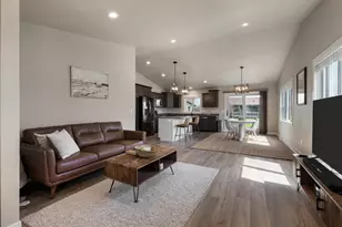 140 Sunrise Ct, Cedar Grove, WI 53013 - Photo 4