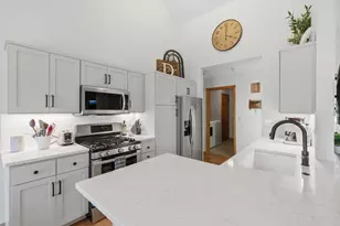 1115 Riverway Ct, Pewaukee, WI 53072 - Photo 6